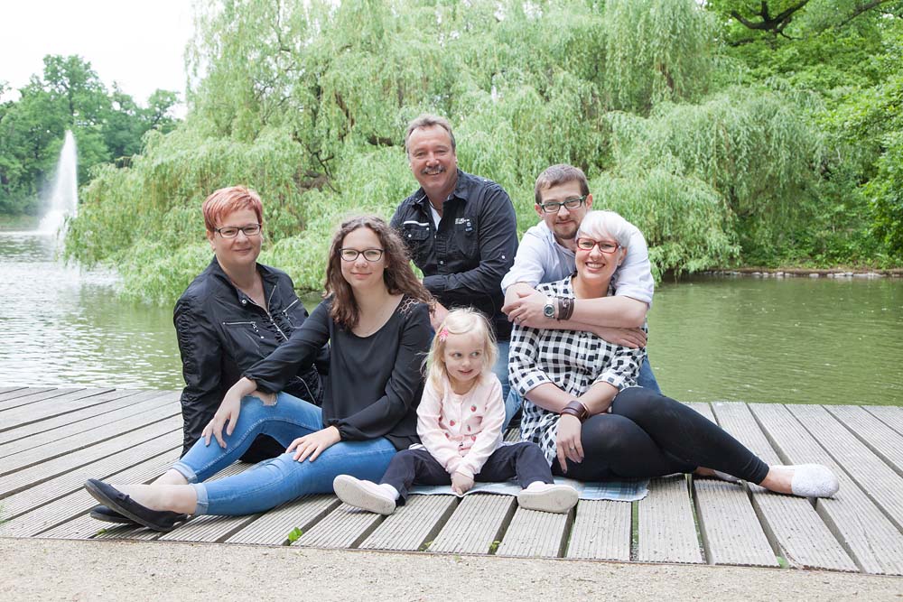 Generationsfoto am See - Familienfotos, Familienbilder, Familienfotografie